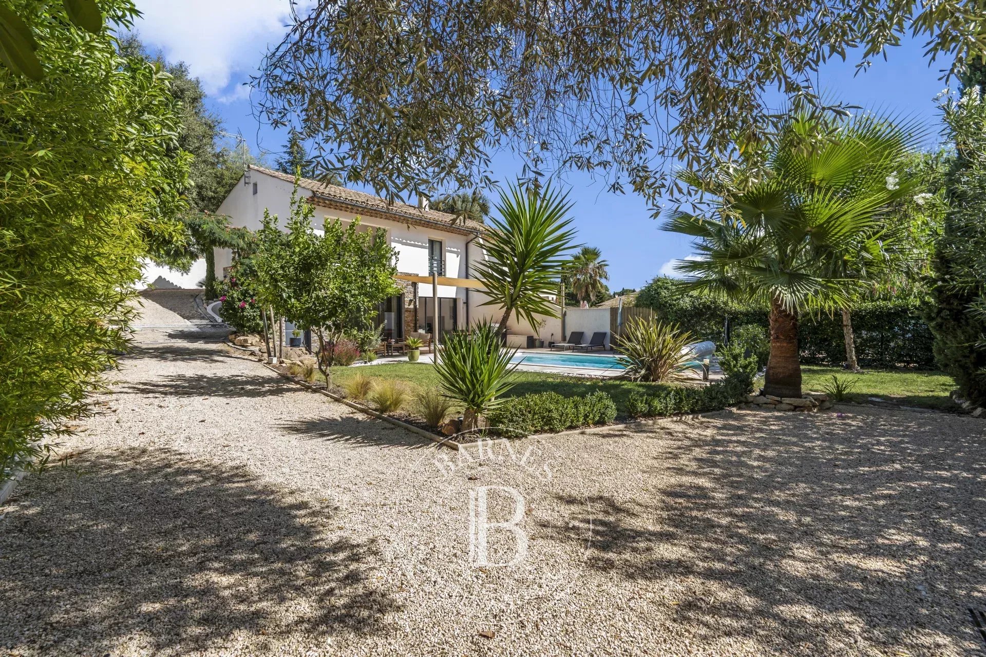 SAINTE-MAXIME - VILLA RÉNOVÉE - PISCINE - PROCHE PLAGES