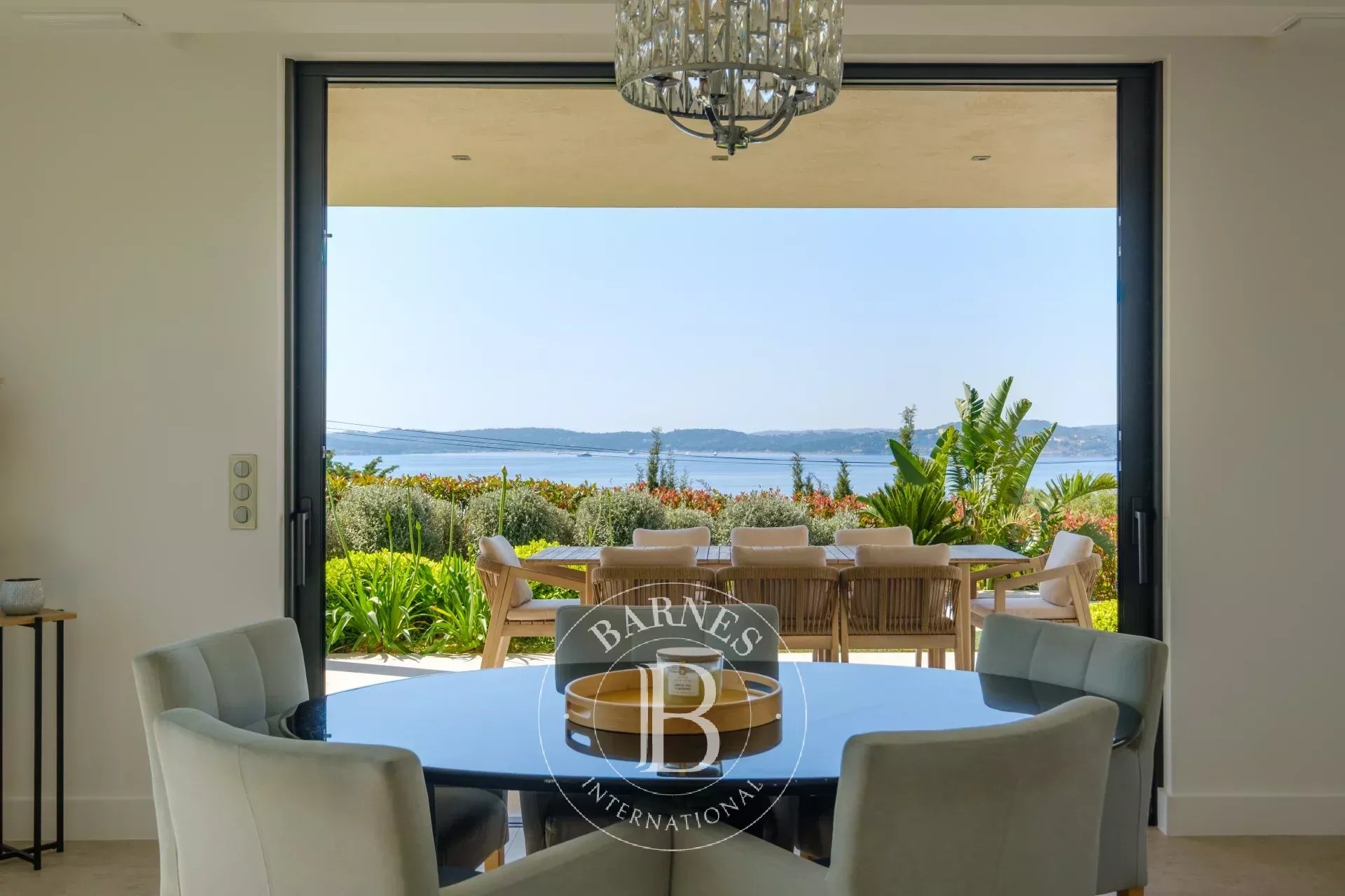 Sainte-Maxime, Proche centre-ville, Villa contemporaine, vue mer panoramique sur le golfe de Saint-Tropez