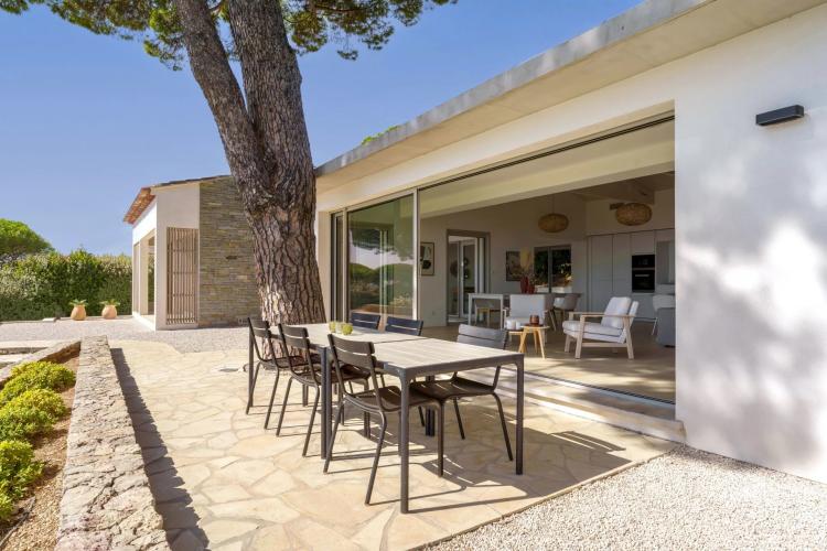 Villa de plain-pied vue mer panoramique à vendre à Sainte-Maxime