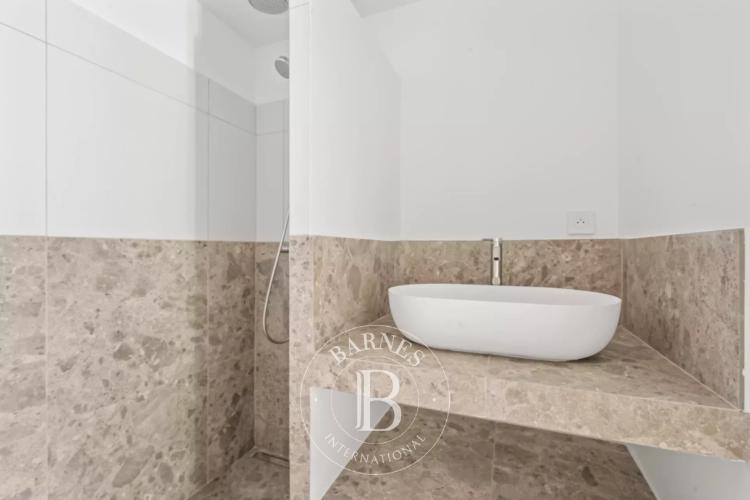 SAINTE-MAXIME - VILLA RÉNOVÉE - STUDIOS - PISCINE