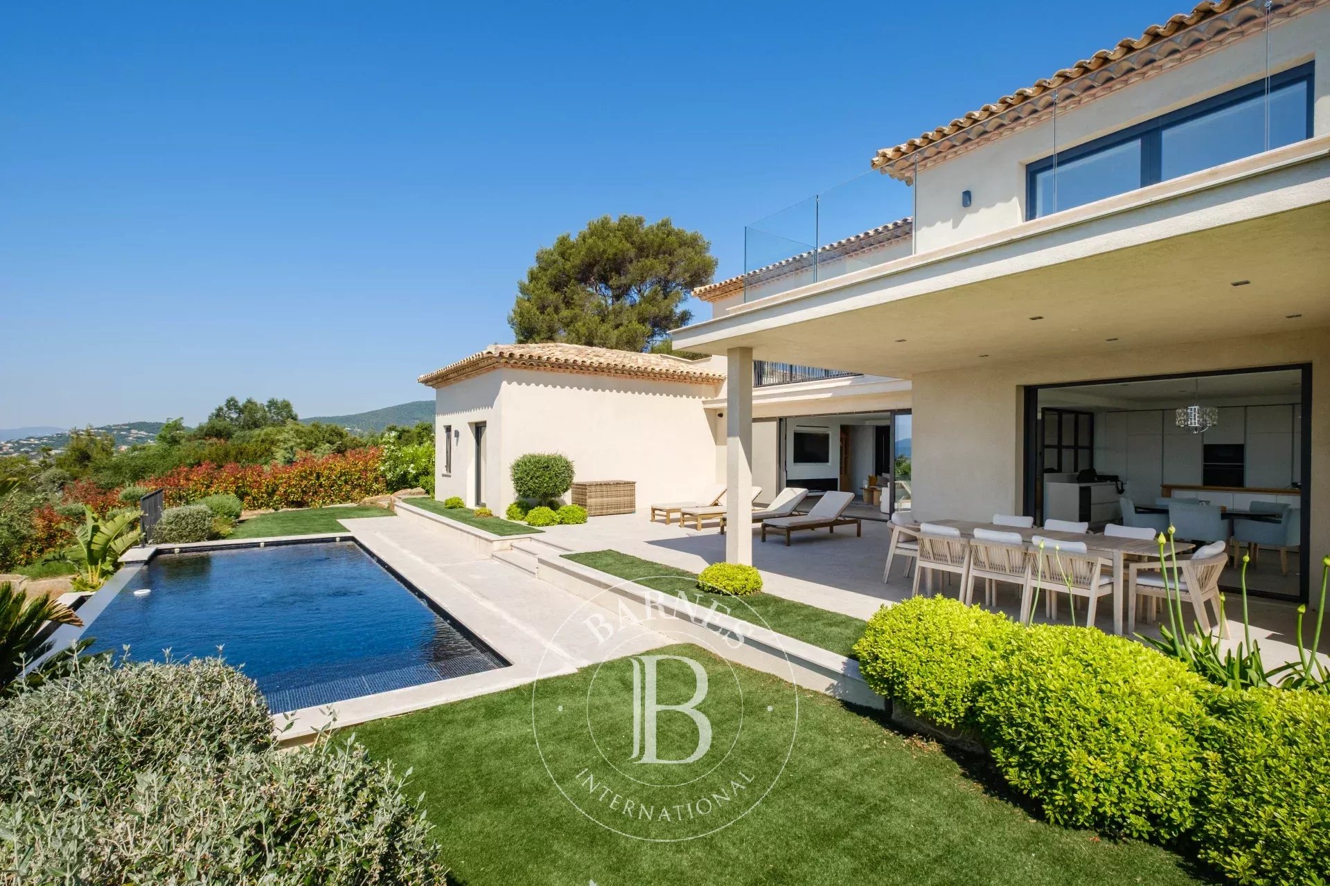 Sainte-Maxime, Proche centre-ville, Villa contemporaine, vue mer panoramique sur le golfe de Saint-Tropez