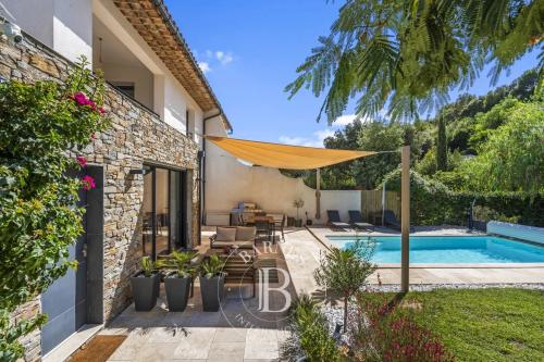SAINTE-MAXIME - VILLA RÉNOVÉE - PISCINE - PROCHE PLAGES