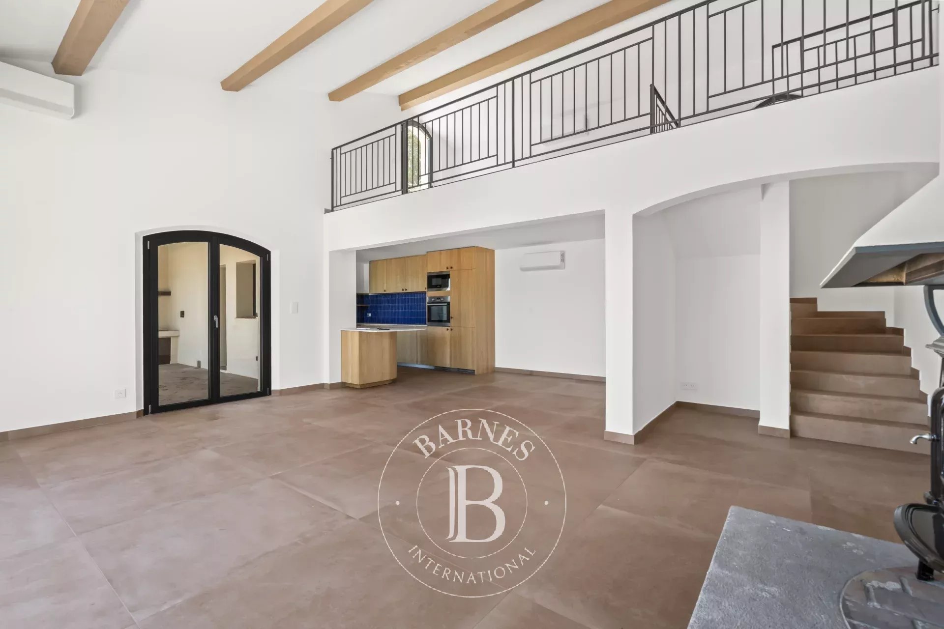 SAINTE-MAXIME - VILLA RÉNOVÉE - STUDIOS - PISCINE