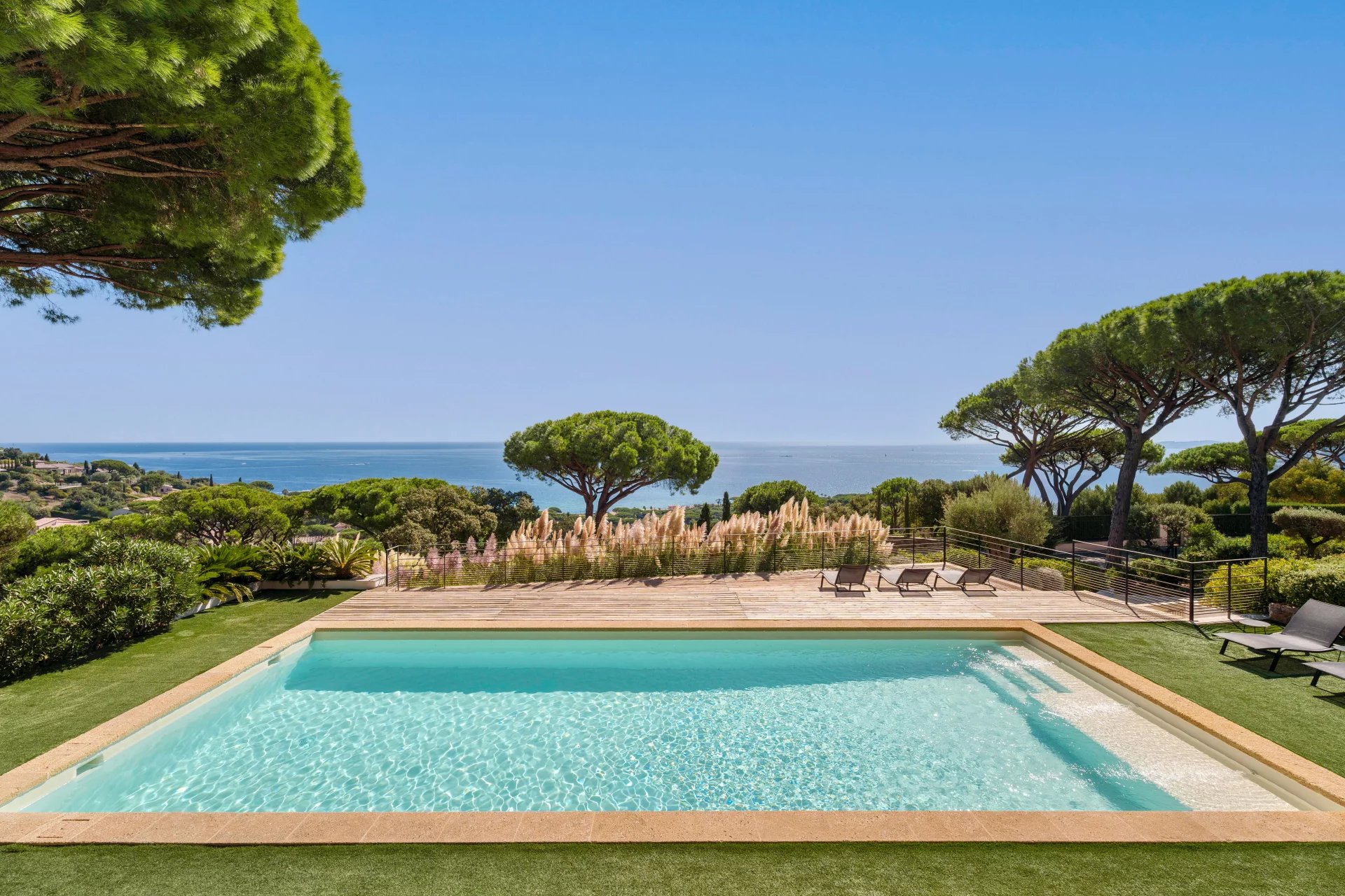 Villa de plain-pied vue mer panoramique à vendre à Sainte-Maxime