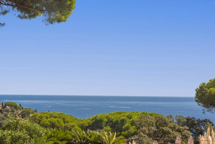 Villa de plain-pied vue mer panoramique à vendre à Sainte-Maxime