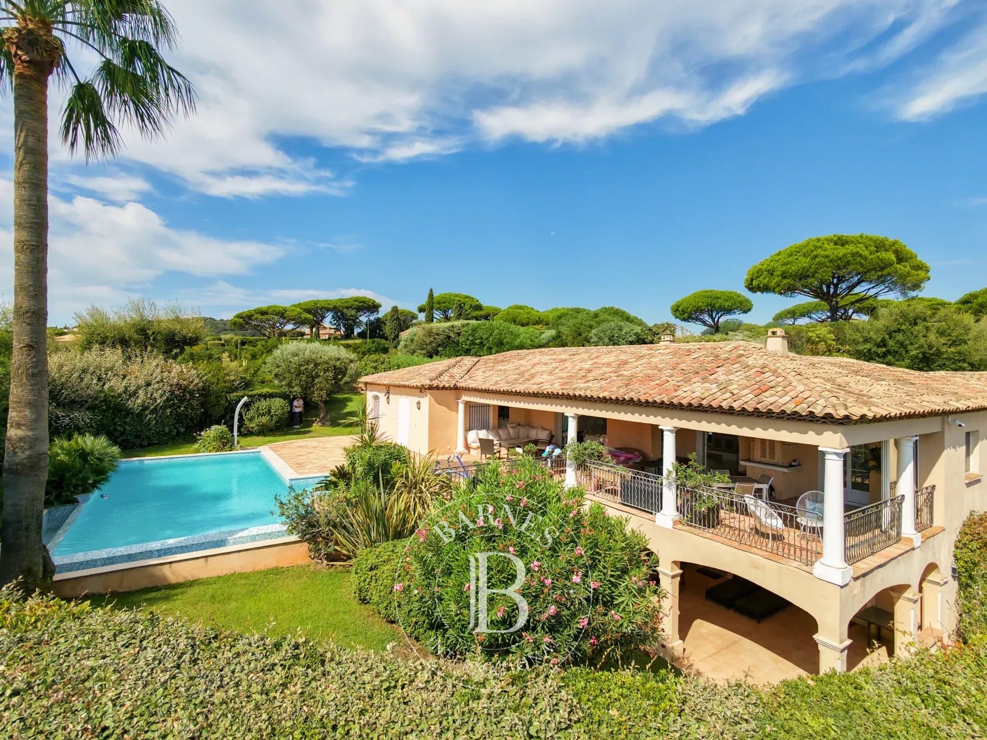 SAINTE-MAXIME - VILLA PROVENÇALE DE PLAIN-PIED - VUE MER - DOMAINE PRIVÉ